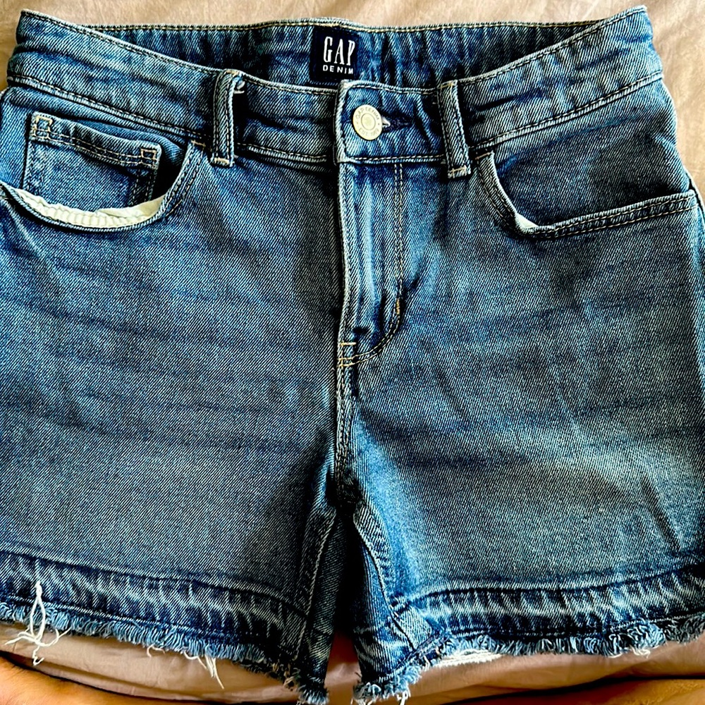 Shorts Gap